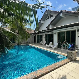 *** Гостевой дом The Snug Airportel - Phuket Airport Таиланд