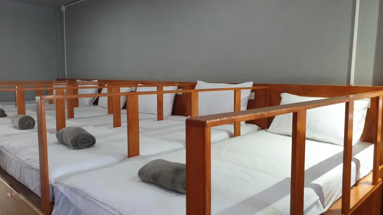 Aladdin Guest House Ko Phi Phi 2*,